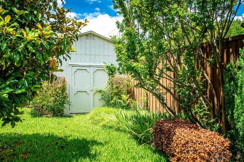 4045 Cedar Bayou Dr, Dallas TX  75244-7220 exterior