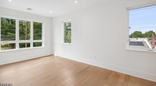 1306 Pleasant Valley Way, Town Center NJ  07052-1421 exterior