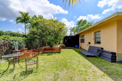 20570 Carousel Cir, Boca Raton FL  33434-3931 exterior