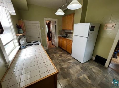 610 27th Ave, Duluth MN 55806-1457 exterior