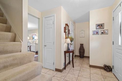 147 Longvue Dr, Pittsburgh, PA 15122-1941