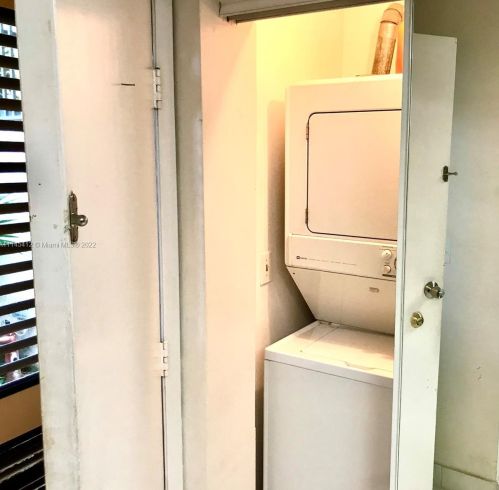 2400 Ocean Dr, Fort Pierce FL  81111-8018 exterior