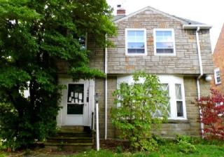 1860 Idlehurst Dr, Cleveland OH  44117-1851 exterior
