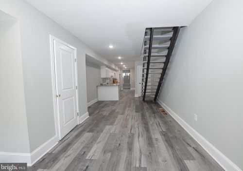 2122 2nd St, Philadelphia PA 19147-3802 exterior