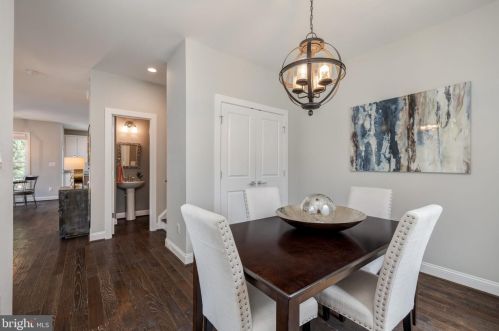 300 Mount Vernon Ave, Alexandria VA  22301-2232 exterior