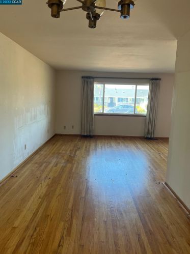 1554 American Beauty Dr, Concord, CA 94521-3122