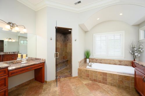 562 Linden Ave, Elmhurst IL 60126-4029 exterior