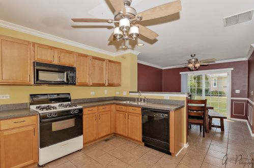 284 Macintosh Ave, Bull Valley IL 60098-7623 exterior