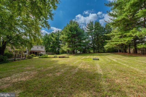 233 Old State Rd, Limerick PA 19468-3116 exterior