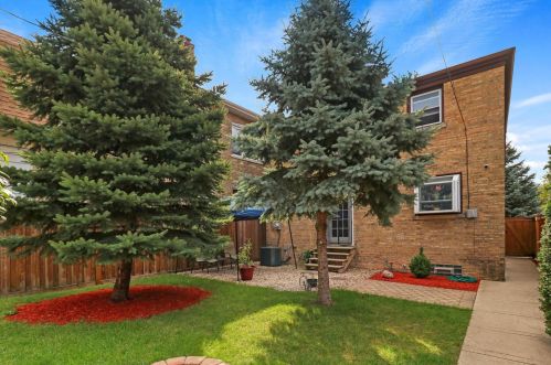 6304 Peterson Ave, Chicago IL 60646-4619 exterior