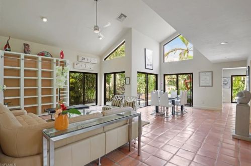 49 Las Brisas Way, Naples FL 34108-8295 exterior