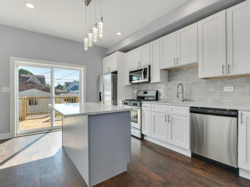 2047 Keeler Ave, Chicago IL 60803-1614 exterior