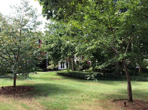 1194 Brookhaven Gln, Atlanta GA  30319-4707 exterior