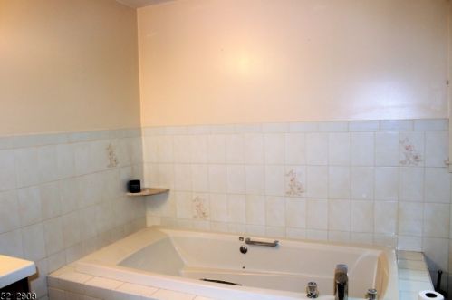 148 Columbus Ave, Hasbrouck Heights NJ 07604-1621 exterior