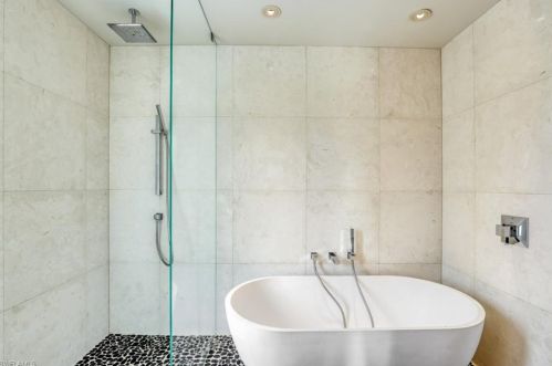 615 Carica Rd, Naples FL 34108-2642 exterior