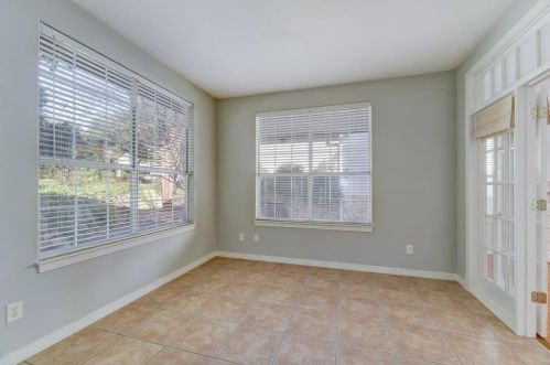 5406 Courtyard Dr, Austin TX 78730-5015 exterior