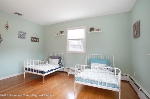 30 Cardinal Rd, Middletown NJ 07748-3262 exterior