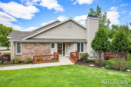 2214 Shetland Dr, Grand Rapids, MI 49505-6389