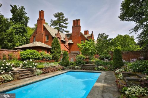 455 Chestnut Hill Ave, Philadelphia PA 19118-2712 exterior