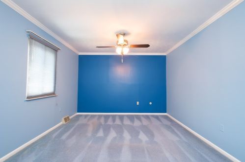 1421 Hillsboro St, Pittsburgh PA 15204-2330 exterior