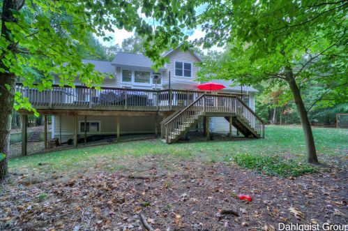 1626 Orshal Rd, Meskegon MI 49445-8804 exterior