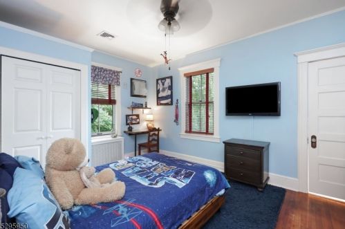 517 Clark St, Westfield NJ 07090-4012 exterior