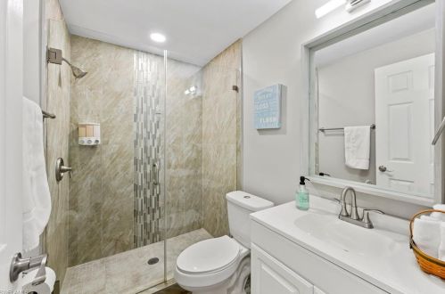 670 97 Ave, Naples FL 34108-2281 exterior