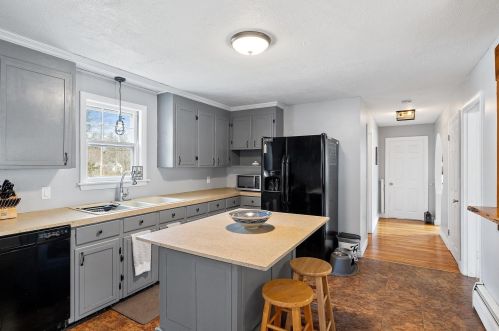 143 Littleworth Rd, Dover NH 03820-4369 exterior