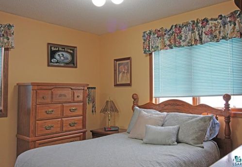 6839 Lawnwood Rd, Duluth MN 55803-9255 exterior