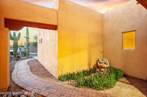 8154 Painted Feather Dr, Tucson AZ  85743-7418 exterior