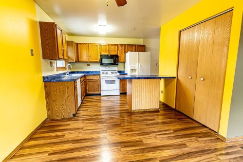 424 Berwick Blvd, Waukegan IL 60085-3408 exterior