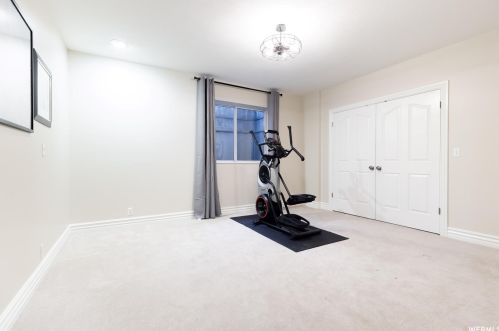 9093 Cyn Gate Cir, Sandy UT 84093-3807 exterior