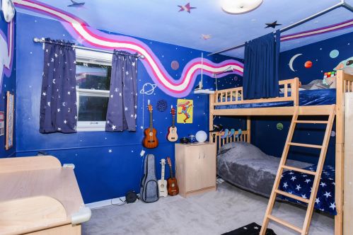 87 Baseline Rd, Plainwell MI 49080-9549 exterior