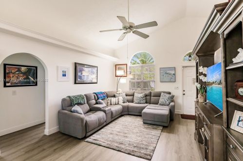 972 Haas Ave, Fort Pierce FL  34953-5611 exterior