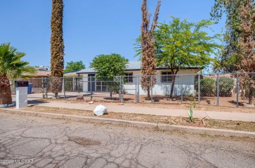 2617 Coconino Vis, Tucson AZ  85713-4002 exterior