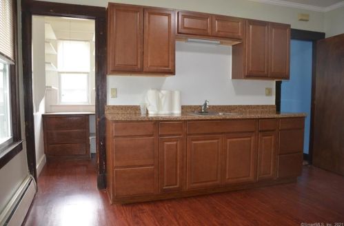 151 Park Rd, Hartford CT 06119-1751 exterior