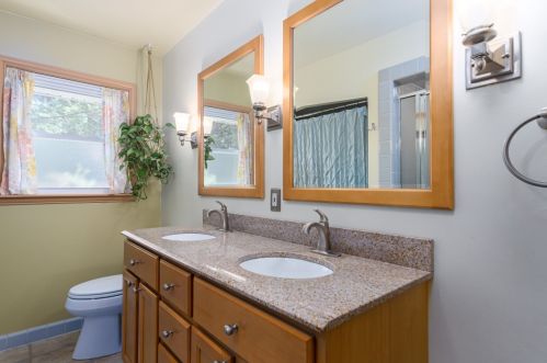 1252 118, Milwaukee WI 53214-2133 exterior