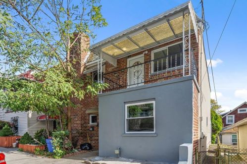 3846 Amundson Ave, Bronx NY 10466-5920 exterior