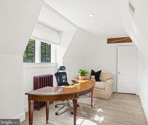 2446 Kalorama Rd, Washington DC 20008-1625 exterior