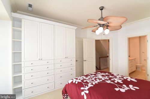 713 Carpenter Rd, Alexandria VA  22314-6227 exterior