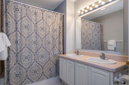 26 Overlook Farms Rd, Deep River CT 06419-1337 exterior