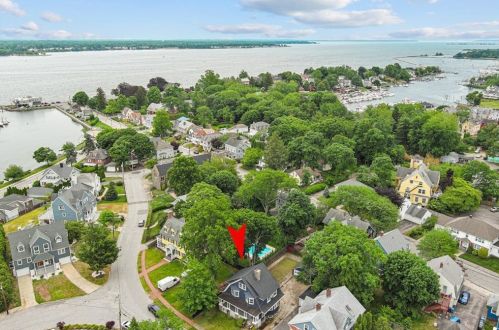 46 Circuit Dr, Providence RI  02905-3715 exterior