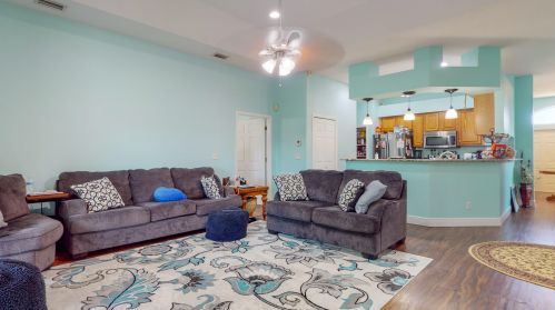 1080 Romaine Ln, Fort Pierce FL 34953-3675 exterior