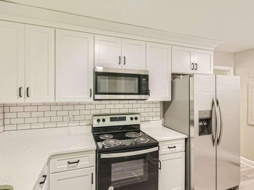 1689 Laurelwood Dr, Atlanta GA 30311-3800 exterior