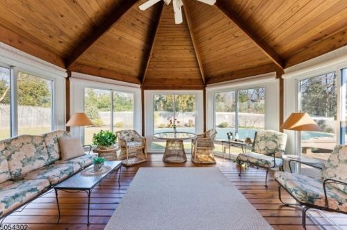 1345 Evergreen Ave, Plainfield NJ 07060-3118 exterior