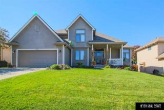 4714 136th St, Omaha, NE 68164-6121