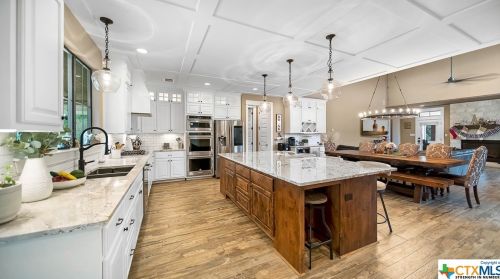 117 Falling Leaves Ct, Spring Branch TX 78070-6373 exterior