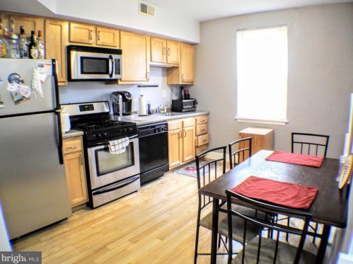 223 Girard Ave, Philadelphia PA 19130-1420 exterior