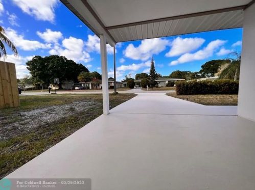 124 Lobster Rd, Fort Pierce FL  34983-1718 exterior