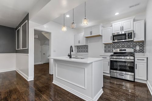 133 Laramie Ave, Chicago IL 60638-3021 exterior